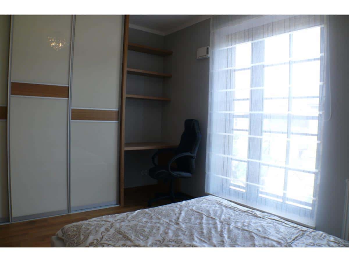 Architekt wnętrz sypialnia z szafą