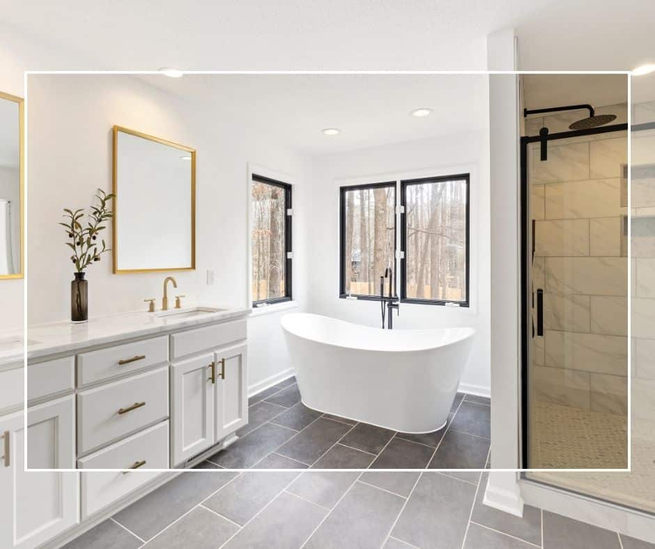 Modne wnętrza 2026: różne odsłony bieli: minimalistyczna, przytulna, energetycznie miękka